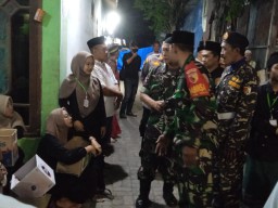 DANRAMIL 05/TULANGAN BESERTA PARA BABINSA HADIRI PENGAJIAN UMUM GEBYAR SHOLAWAT MEMPERINGATI MAULID NABI MUHAMMAD SAW