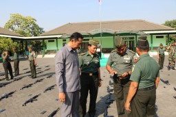 Cegah maraknya judi online, Dandim 0816/Sidoarjo pimpin pemeriksaan Handphone Anggota