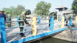 Taman Wisata DAM Kalisampurno Menjadi Sasaran Bakti TNI Kodim 0816/Sidoarjo