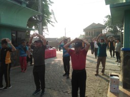 Danramil 0816/05 bersama anggota senam Muspika Se Kec. Tulangan