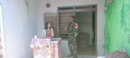 Sebagai Wujud Kepedulian, Babinsa Penatarsewu Sambangi Warga Yang Sakit Di Desa Binaan