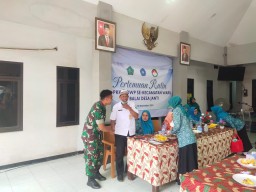 Bangun Sinergi untuk Kemajuan Masyarakat, Babinsa Hadiri Pertemuan Rutin PKK dan DWP Se-Kecamatan Waru