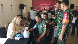 Koramil 0816/01 donor darah pada pada event Anniversary Hotel Luminor Sidoarjo
