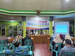Koptu Maries Arwan Babinsa Koramil 0816/05 Tulangan Turut hadiri Dalam Rapat Perubahan Anggaran Keuangan Belanja Desa