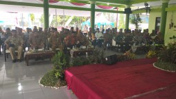Danramil 0816/16 Waru Menghadiri Acara Pembuatan 27.000 Lubang Serapan Biopori dalam Rangka HUT ke-52 Korpri Tahun 2023