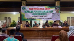 Babinsa Koramil 05/Tulangan Perlu Lukman.NBersama Bhabinkamtibmas Hadiri Musrenbang Desa Tahun 2024