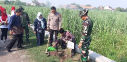 Sinergi Masyarakat Desa Temu: Karya Bhakti Manunggal TNI dan Kolaborasi Pemerintah Kecamatan, Ormas, dan Warga bersama Koramil 0816/12 Prambon