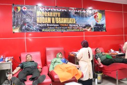 Kodim 0816/Sidoarjo Gelar Kegiatan Donor Darah dalam Rangka Hari Juang Kartika ke 78 dan HUT Kodam V/Brawijaya ke 75 Tahun 2023