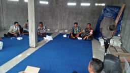 Babinsa Koramil 0816/05 Tulangan Aktif Dukung Ketahanan Pangan bersama Kelompok Tani di Sidoarjo