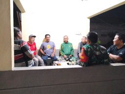 Ciptakan Aman Di Wilayah Binaan, Babinsa Koramil 0816/15 Sukodono Patroli dan Ronda Bersama Warga