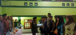 Mewakili Danramil Babinsa 05/Tulangan Hadiri Undangan Panwascam Tulangan Gelar Pelantikan Dan Bimtek Pengawas TPS