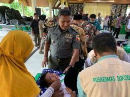 Kasdim 0816/Sidoarjo Hadiri Sunatan Massal dalam Rangka Hari Jadi Sidoarjo ke-165