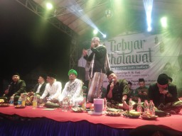 Babinsa Koramil 05/Tulangan Hadiri Gebyar Sholawat Nabi Muhammad SAW Dalam Rangka Milad 1 Siti Zulfa Aini