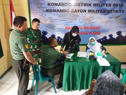 Sinergi Koramil 0816/15 Sukodono dalam Skrining Kesehatan Proaktif di Puskesmas Sukodono