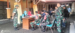 Koramil 0816/08 Jabon Melakukan Pemeriksaan Kesehatan Bersama Puskesmas untuk Meningkatkan Kesejahteraan Personil
