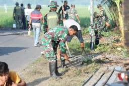 Kodim 0816/Sidoarjo Gelar Karya Bhakti di Desa Kalimati dan Mendukung Instruksi Bupati Dalam Antisipasi Bencana