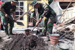 Rasa Syukur penerima Bantuan Rutilahu Koramil Jabon.