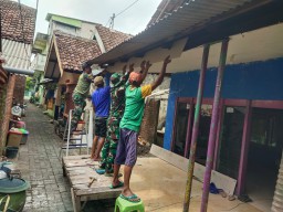 Harapan Baru Ibu Marlina Utami : Program Bedah Rumah Mandiri Kodim 0816/Sidoarjo di Desa Waru Membawa Sentuhan Kesejahteraan
