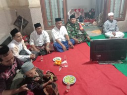 Koramil 0816/13 Wonoayu menghadiri Safari Ramadan untuk meningkatkan harmoni antar agama.