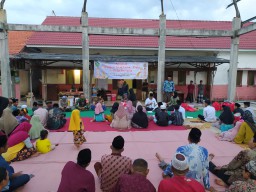 Babinsa Plaosan, Serka Henki Hendra Purnama, Menghadiri Acara Santunan dan Buka Bersama untuk Anak Yatim Piatu di Desa Plaosan, Sidoarjo