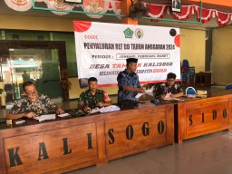 Peran Babinsa Koramil 0816/08 Jabon dalam Membantu Penyaluran BLT DD 2024 untuk Masyarakat Desa Tambak Kalisogo