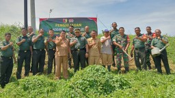 Jaga Lingkungan Tetap Asri, Koramil 0816/15 Sukodono Lakukan Penanaman Pohon