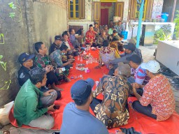 Kolaborasi Strategis Kemajuan Pertanian, Danramil 0816/05 Tulangan bersama Babinsa Aktif dalam Rembug Tani di Desa Binaan