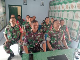 Personil Koramil 0816/05 Tulangan Meyaksikan Siap Gelar TOT Gerakan Antisipasi Darurat Pangan Nasional’
