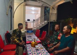 Kerjasama dan Kebersamaan, Babinsa Simoketawang Gelar Komunikasi Sosial Bersama Tokoh Masyarakat
