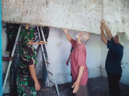 Sulap Harapan Menjadi Kenyataan, Satgas TMMD ke-120 Kodim 0816/Sidoarjo Memperbaiki Rumah Tak Layak Huni