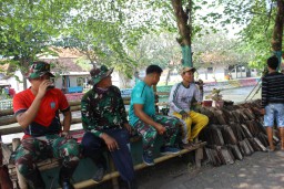 Sinergi yang Nyata, Kedekatan Satgas TMMD ke-120 Kodim 0816/Sidoarjo dengan Warga Desa Penambangan