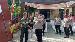 SINERGITAS Danramil 0816/05 Kapten Inf Moh Said Beserta Anggota Beri Ucapan Selamat HUT Polri Ke-78 Di Mapolsek Tulangan