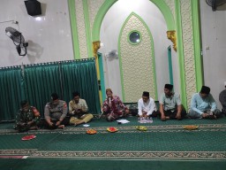 Bhabinkamtibmas &amp; Babinsa Kebaron Melaksanakan Rapat Musyawarah Dalam Rencana Kegiatan Majlis Semaan Al Quran dan Dzikrul Ghofilin