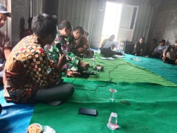 Babinsa Koramil 05 Tulangan Pendampingan Bantuan Irpom Irigasi dan Perpompaan Dibalai Pertanian Desa