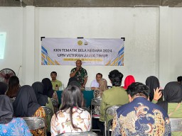 Bati Komsos 0816/01 Sidoarjo berikan motivasi mahasiswa UPN Veteran Surabaya yang KKN di wilayah binaan.