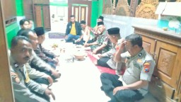 Kolaboratif Komandan Rayon Militer 0816/05 Kapten Inf Moh Said Bersama Kapolsek Tulangan Hadiri Haul Sesepuh Di Pemdes Kedondong