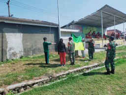Tiga Sekawan Babinsa Koramil 05 Tulangan Kompak Melatih Paskibra Tingkat Kecamatan