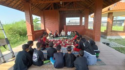 Kebersamaan dan Semangat Berlatih, Babinsa Serka Muttakim Hadiri Pembukaan Latihan Pencak Silat Pagar Nusa di Desa Kraton