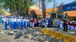 Semarakkan HUT RI Ke-79, Danramil Beserta Babinsa Koramil 05/Tulangan Pendampingan Gerak Jalan