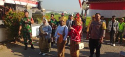 Babinsa Koramil Balongbendo Hadiri Karnaval Budaya Desa Waruberon, Semarakkan Peringatan HUT ke-79 RI