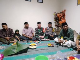 Semarak Tasyakuran HUT ke-79 RI, Babinsa Koramil 0816/09 Krian Hadiri Acara di Balai Desa Tempel