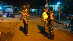 Sertu Aviv Ashab Melaksanakan Kegiatan Patroli Malam Diwilayah Desa Binaan