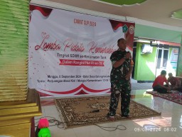 Babinsa Koramil 0816/11 Tarik Menghadiri Dan Monitoring Kegiatan Lomba Pidato Kemerdekaan Di Balai Desa Balongmacekan