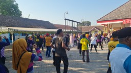 Jalin Kebersamaan Dan Keharmonisan Koramil dan Muspika Lakukan Senam Bersama.