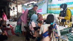 Babinsa Plaosan Serka Hendra Dampingi Posyandu Integrasi Layanan Primer: Wujud Peduli Kesehatan Balita dan Lansia di Desa Plaosan