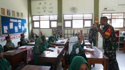 Kolaborasi Inspiratif Babinsa dan SDN Kenongo 2 Tulangan, Mengenalkan Metode Matematika Gasing untuk Masa Depan Gemilang