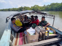 Peduli Gizi Anak Bangsa, Danramil 0816/01 Sidoarjo Kota dan Kapolsek Berikan Makan Gratis Empat Sehat Lima Sempurna di SDN 2 Gebang