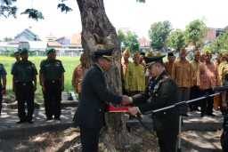 Dandim 0816/Sidoarjo Pimpin Upacara Pemakaman Militer Almarhum Letkol Inf Purn H. Achmad Nasikun, Penghormatan Terakhir untuk Sang Pejuang