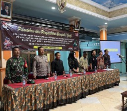 Babinsa Koramil 0816/11 Tarik Hadiri Pelantikan KPPS Pemilu 2024 di Desa Binaan