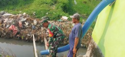 Babinsa Koramil 0816/13 Wonoayu Bersama Poktan Tani Makmur 2 Tinjau Rumah Pompa Air Bantuan IRPOM Dinas Pertanian